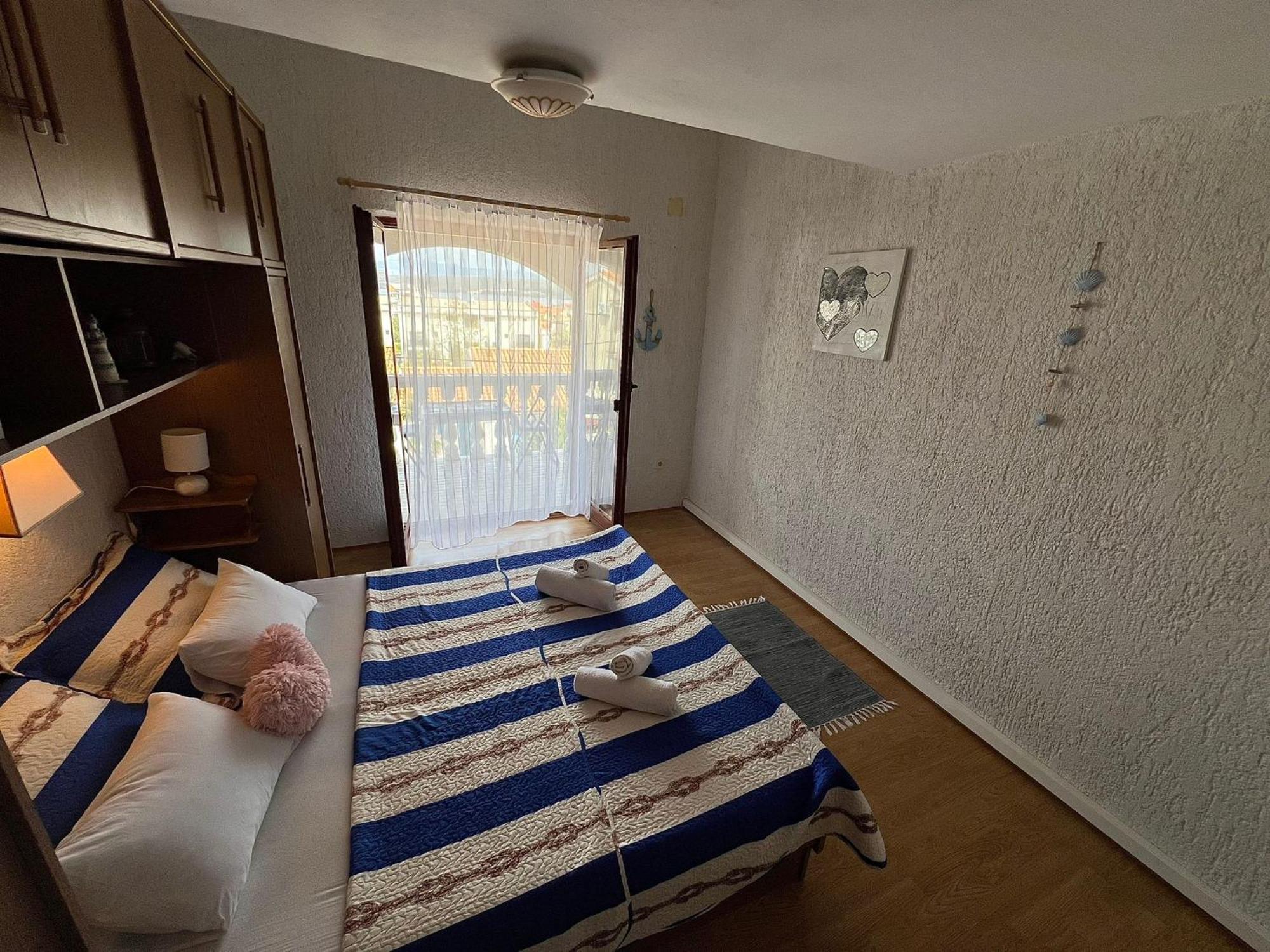 Apartments Dora And Tonka Krk Porat  Eksteriør billede