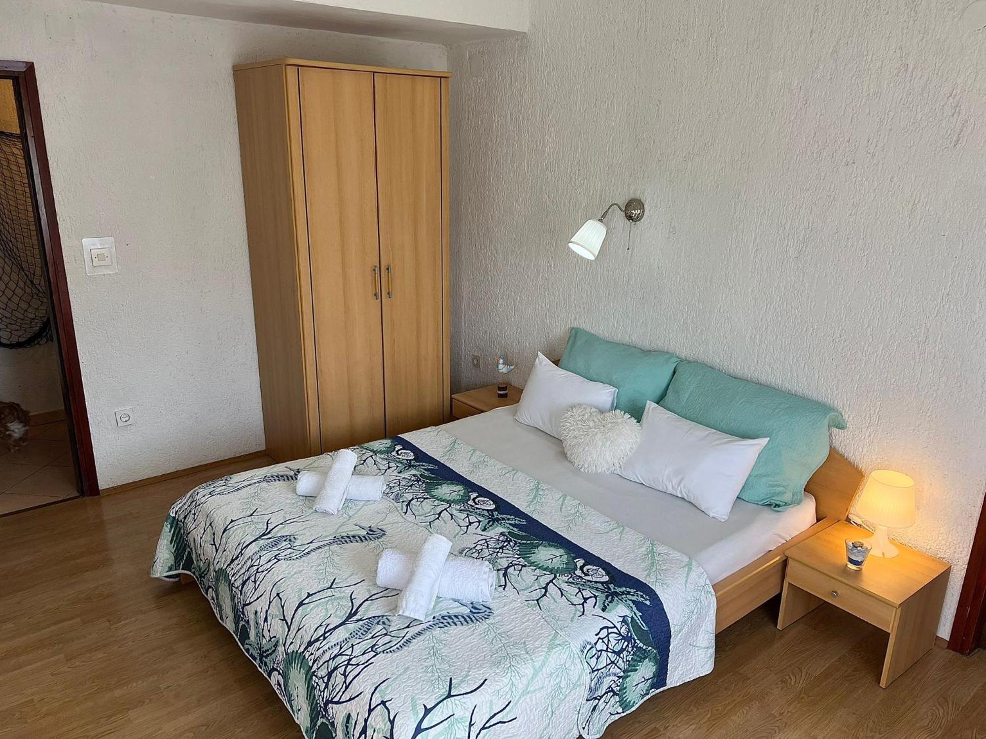 Apartments Dora And Tonka Krk Porat  Eksteriør billede
